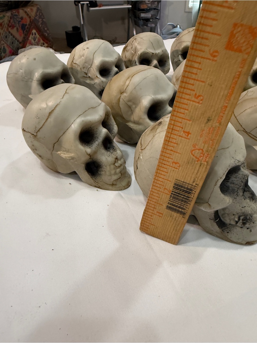 Set of Decorative Skull Figurines - Bone White - Picture 4 of 4